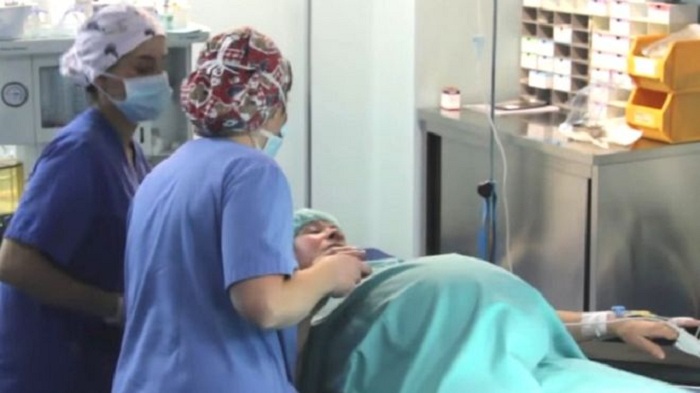 Spanish 64-year-old gives birth to healthy twins in Burgos